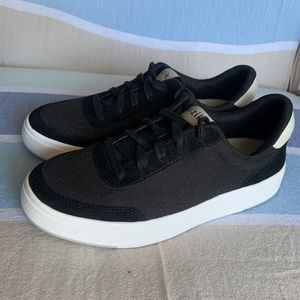 BRAND NEW – Kizik The Prague Slip-On Sneakers Black - Size Wide 9W / 7.5M